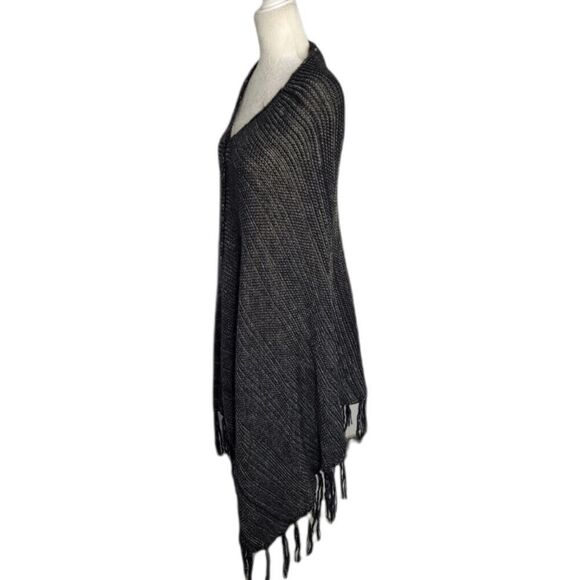 LULAROE poncho Mimi limited edition black and white knit wrap scarf OS - Picture 3 of 10